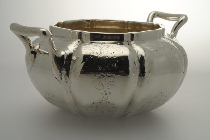 Victorian Silver Milk Jug and Sugar Bowl 1841 - Image 3