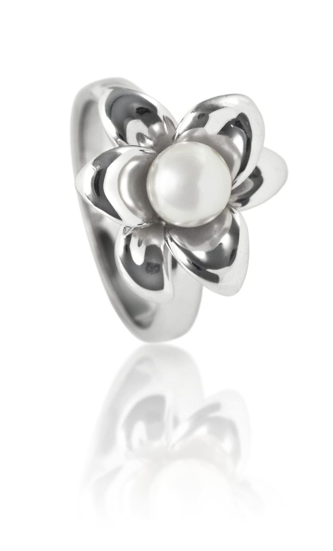 Jersey Pearl White Lily Ring