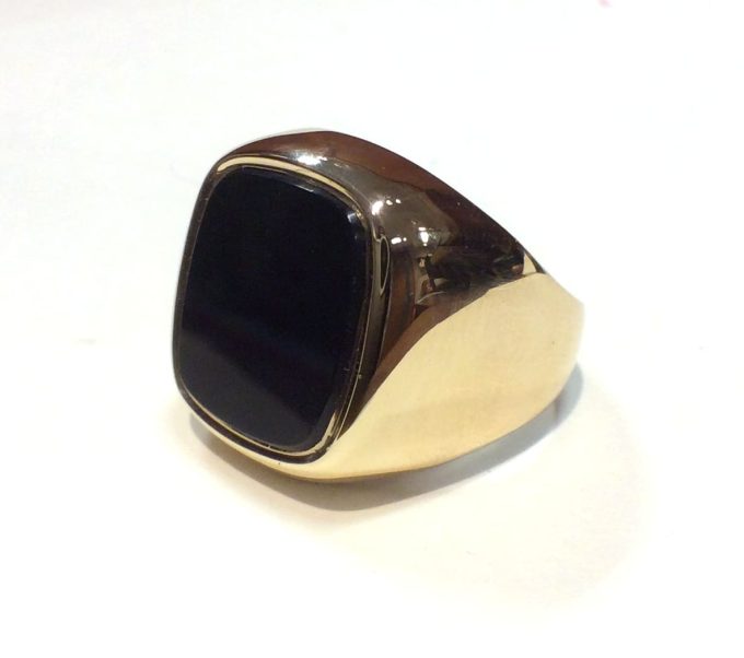 9 Carat Gold Onyx Signet Ring - Image 2