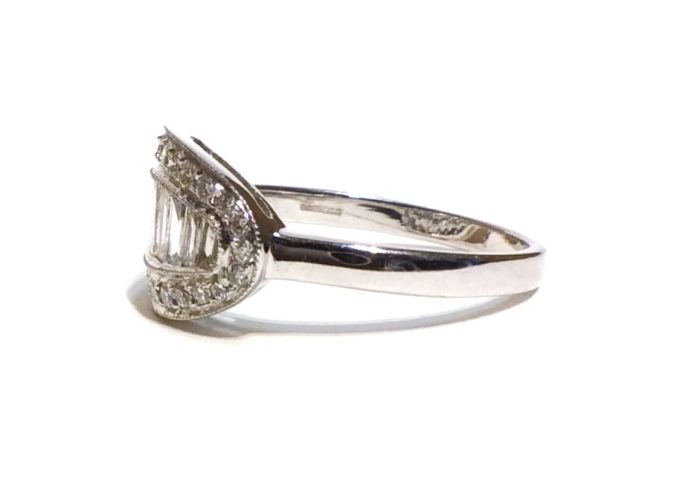 Baguette Diamond Set Dress Ring - Image 4