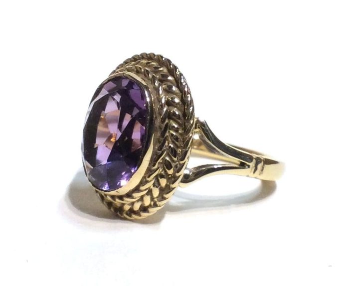 Traditional Amethyst Gold Ring - Image 2