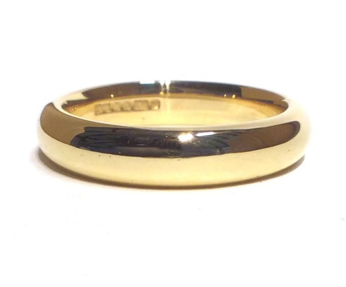 18 Carat Gold 3.8mm Band