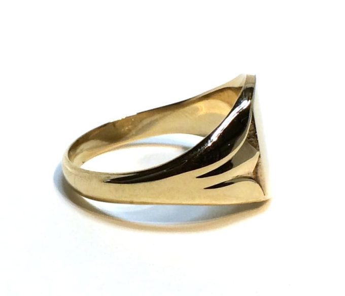 9 Carat Gold Cushion Top Signet Ring - Image 4