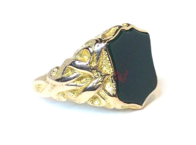 Antique 18 Carat Gold Bloodstone Signet Ring - Image 2