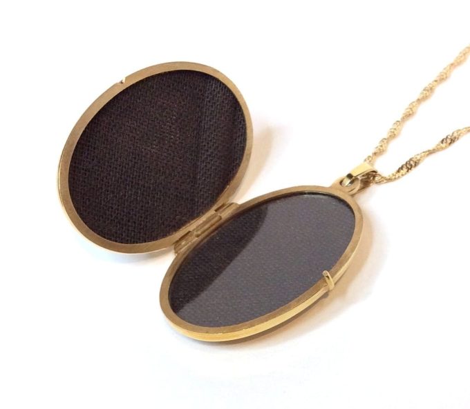 Floral Engraved Gold Locket Necklace - Image 3