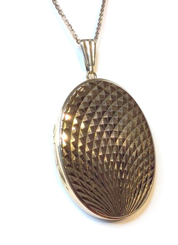 Patterned Gold Locket Necklace - Image 4