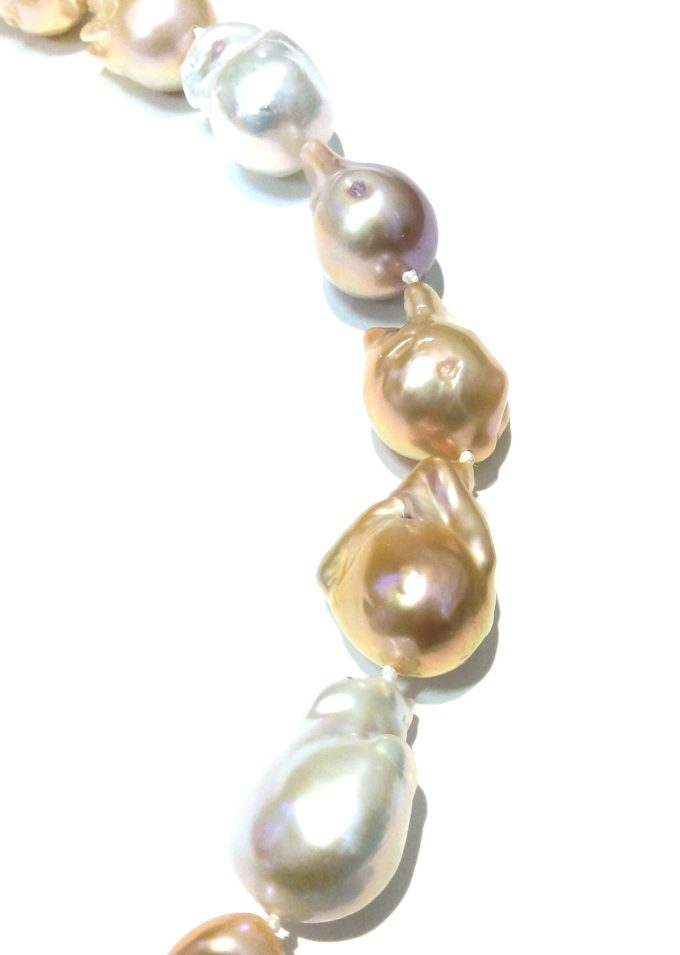 Multi Hue 20 - 30 mm Pearl Necklace - Image 4