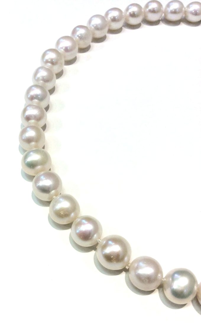 Classic White 10-12mm Pearl Necklace - Image 3