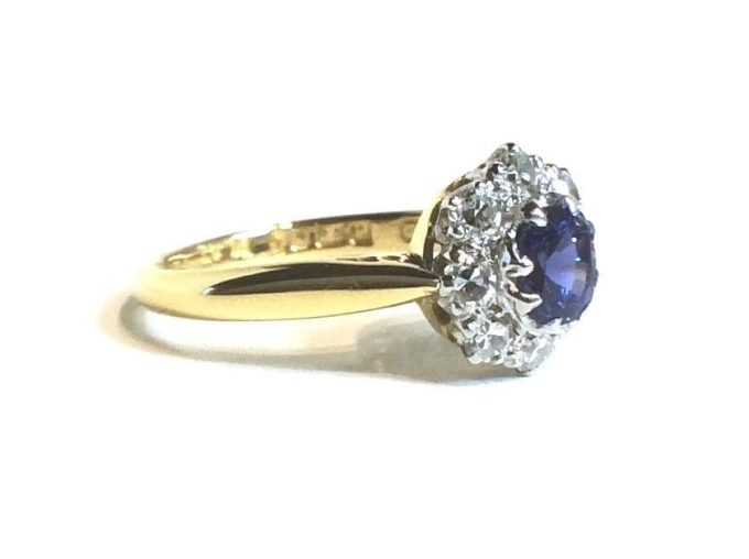 Vintage Sapphire and Diamond Cluster Ring - Image 4