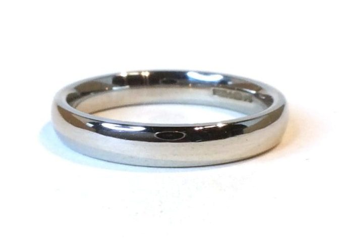 Platinum Court Wedding Band
