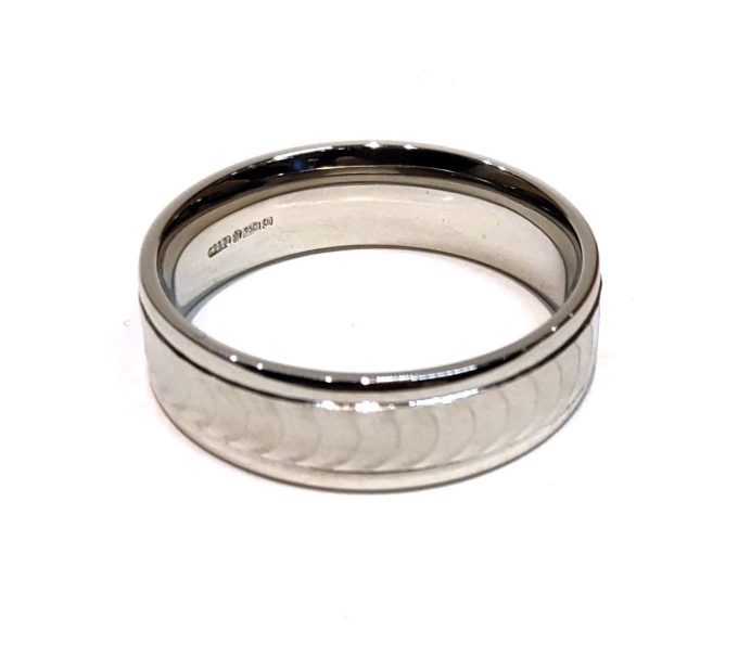 Windsor Bishop Platinum Wedding Band
