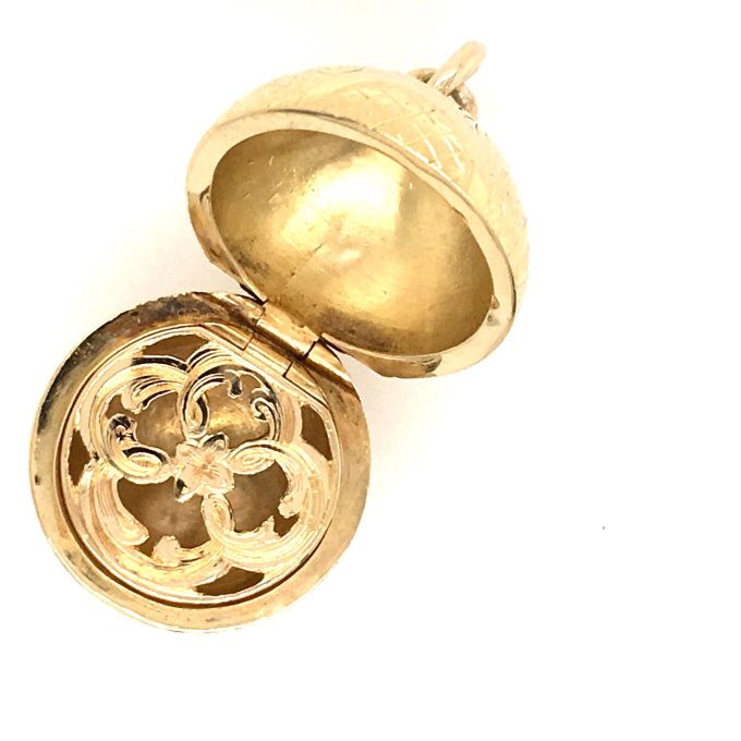 18 Carat Gold Vinaigrette Pendant - Image 3