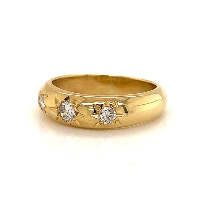 18ct Gold Three Stone Diamond Band Ring - Image 2
