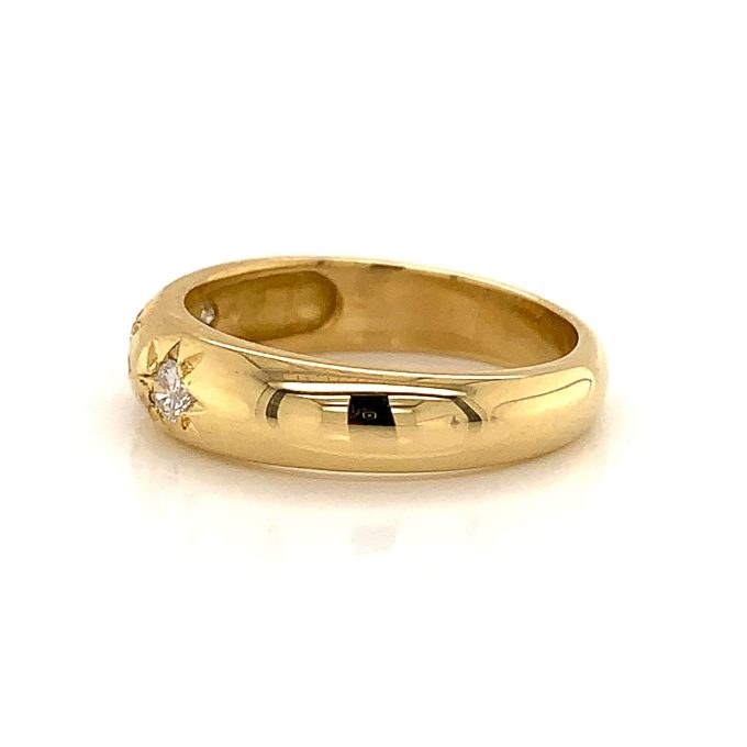 18ct Gold Three Stone Diamond Band Ring - Image 3