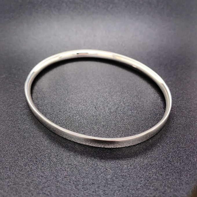 Oval 7mm Silver Wire Bangle