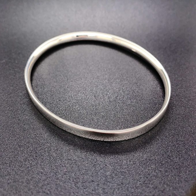 Oval 7mm Silver Wire Bangle