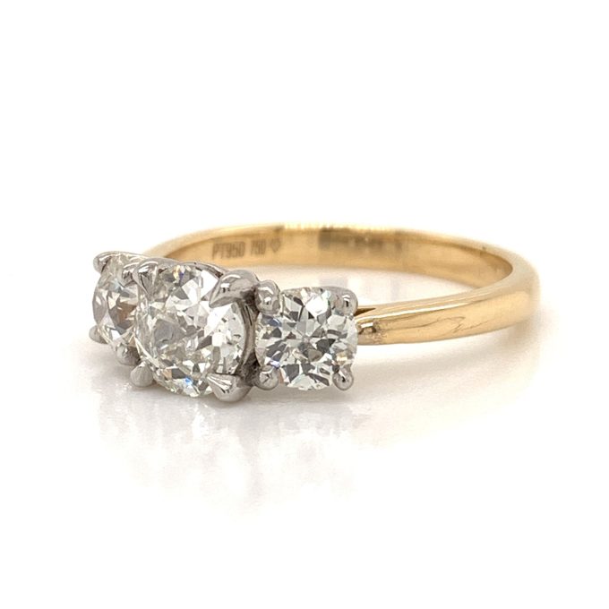 18ct Gold Diamond Trilogy Ring - Image 5
