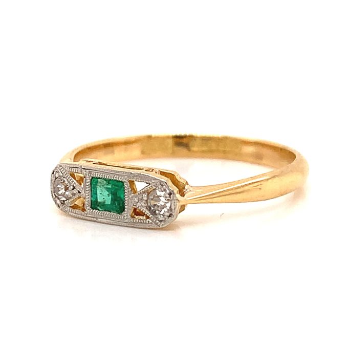 Vintage Emerald and Diamond Ring - Image 2
