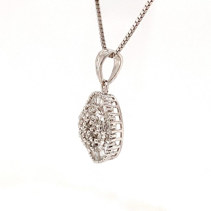 18ct Gold Diamond Cluster Necklace - Image 2