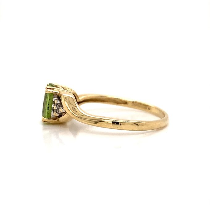 Yellow Gold Peridot and Diamond Ring - Image 3