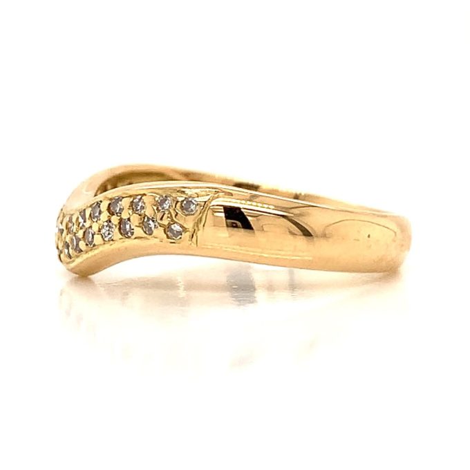 18ct Yellow Gold Diamond pave Shaped Band - Image 2
