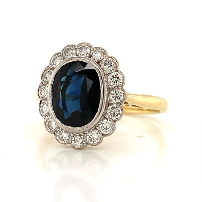 1.50ct Sapphire and Diamond Cluster Ring - Image 2