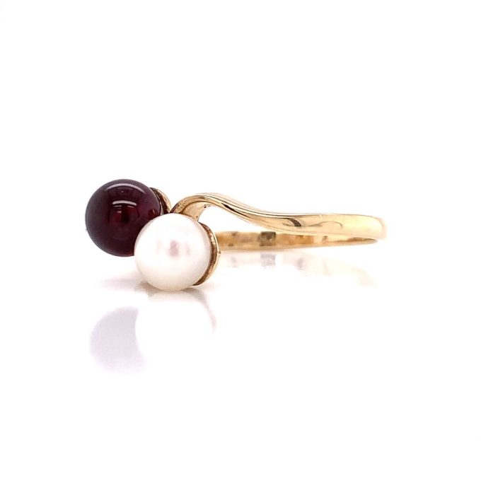9ct Gold Garnet & Pearl Dress Ring - Image 2