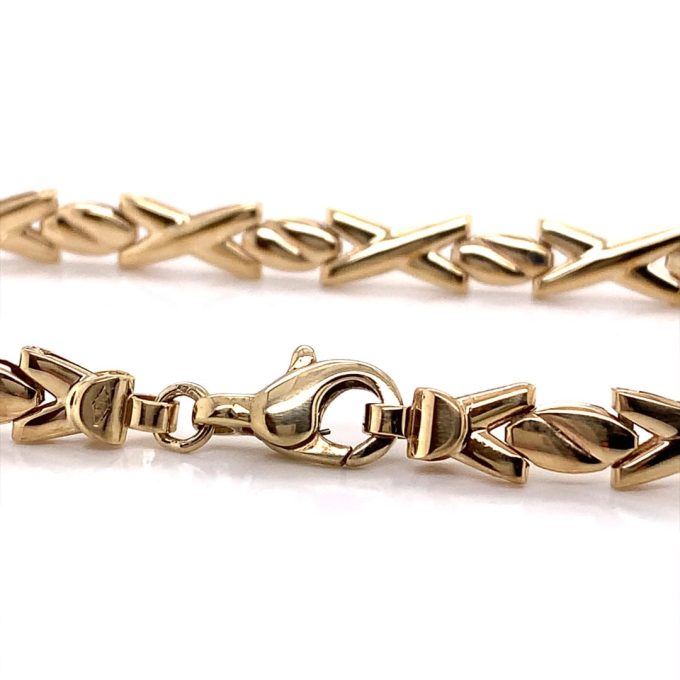 Yellow Gold Kiss Link Bracelet - Image 2