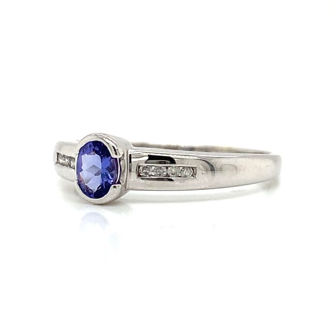 Tanzanite and Diamond Band Style Ring - Image 2
