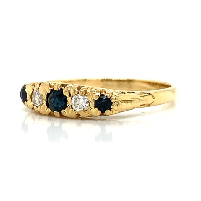 Sapphire and Diamond 18ct Carve Ring - Image 2