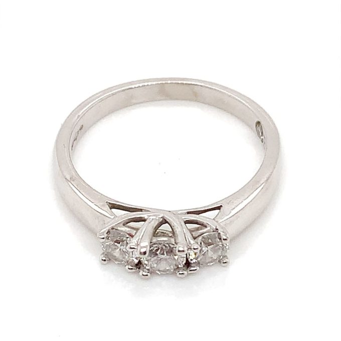 Platinum 0.50ct Diamond Trilogy Ring - Image 2