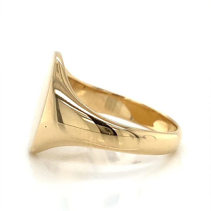 18 Carat Gold Oval Top Signet Ring - Image 2