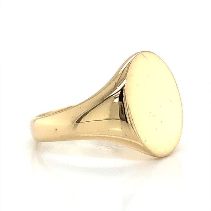 18 Carat Gold Oval Top Signet Ring