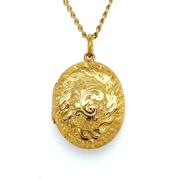 Antique 18ct Gold Engraved Locket - Image 2