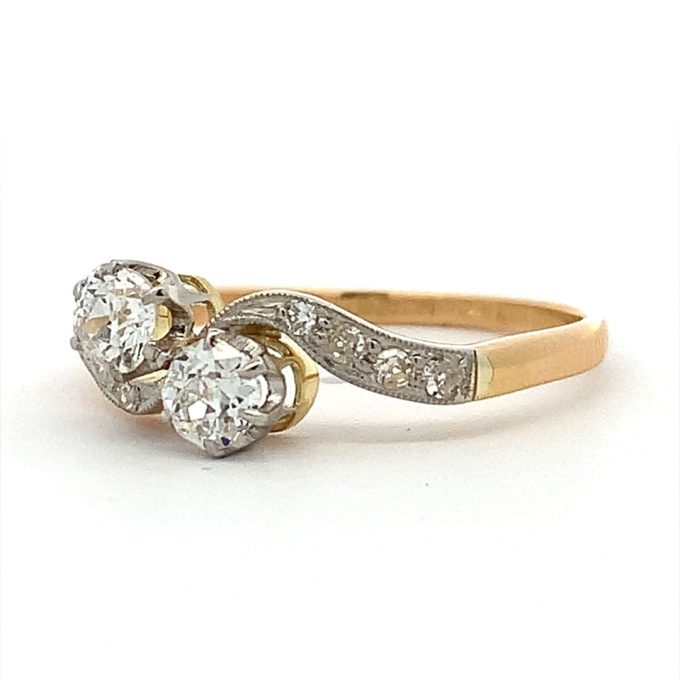 Vintage 18ct Gold Diamond Twist Ring - Image 2