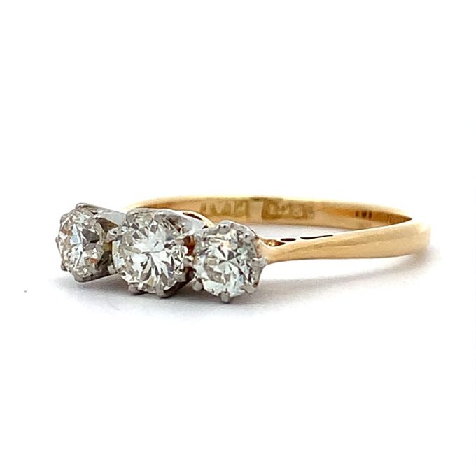 Vintage 0.50ct Diamond Trilogy Ring - Image 2
