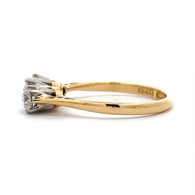 Vintage 0.50ct Diamond Trilogy Ring - Image 3